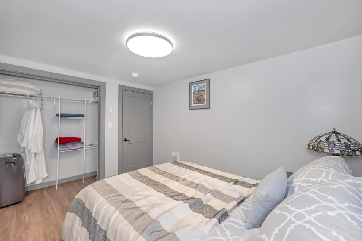 Tranquil Oasis 2 Bedroom Suite With Pool View 維多利亞 外观 照片